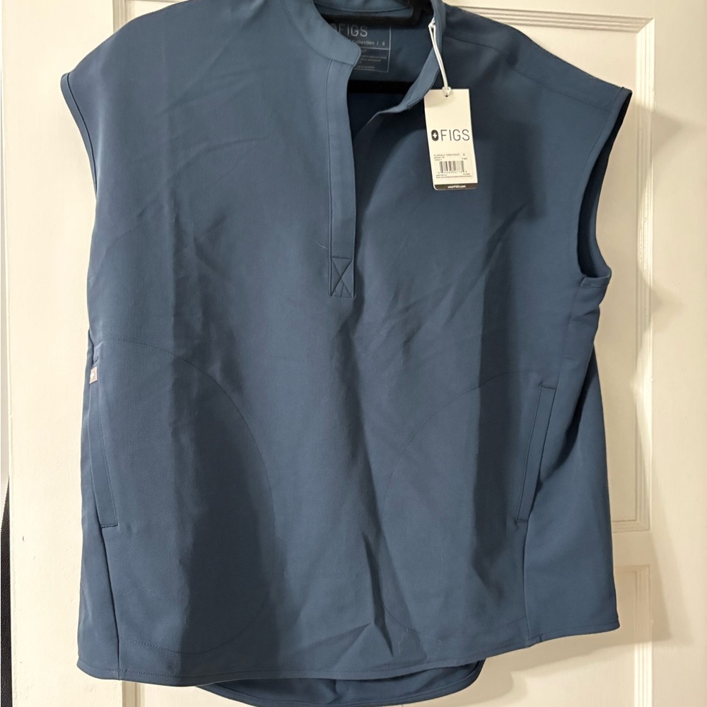 Figs NWT Rafaela scrub top